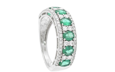 RING, 18K white gold, 7 oval cut emeralds approx. 1,11 ctw, brilliant cut diamonds approx....
