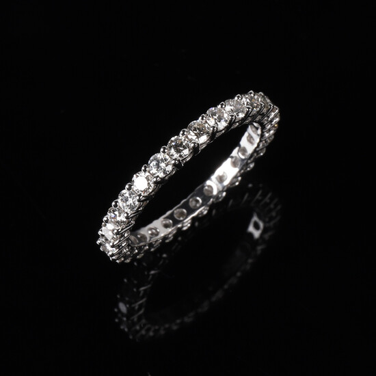 RING in 18K white gold with brilliants 1.26 ct.