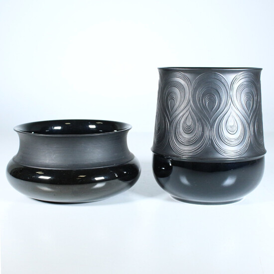 ROSENTHAL Studio line. Design: Tapio Wirkkala, Porcelaine Noir, vases, 2 pieces.