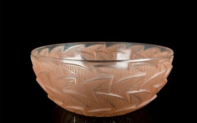 Rene Lalique Glass Bowl, Ormeaux 3270