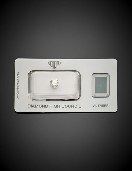 Round brilliant cut ct. 1.12 diamond in blister.