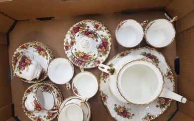 Royal Albert Old Country Roses 22 Piece Tea set to include C...