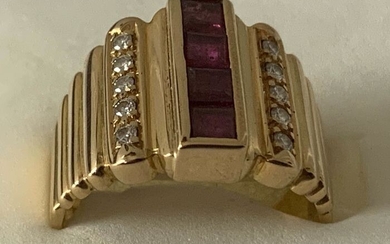 Salazar - 18 kt. Gold, Yellow gold - Ring Ruby - Diamonds