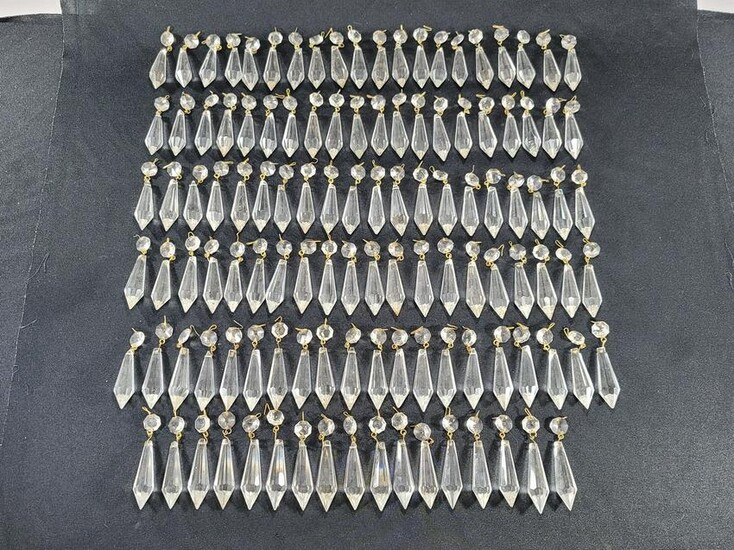 Set of 117 chandelier crystal pendants