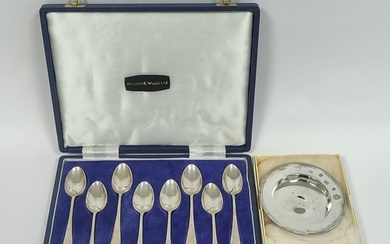 Set of eight silver tea spoons, Jubilee 1977 and a similar c...