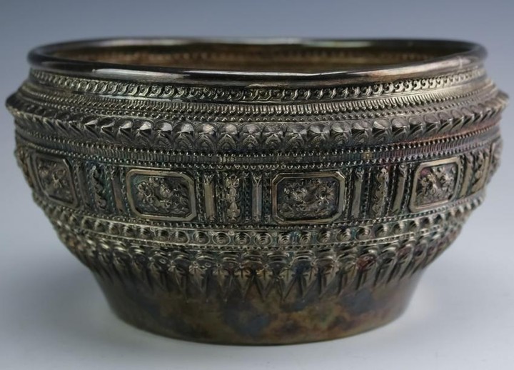 Silver Indian Ornate Repousse Center Bowl 583 gr.