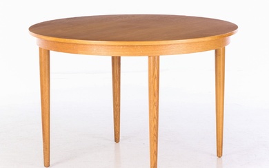 Skovmand & Andersen. Oak dining table with extension, 1960-70s