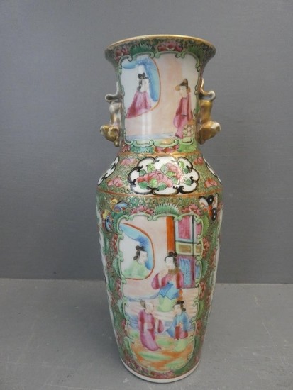 Small Canton vase with dogs of Fho handles 25H x 10W cm