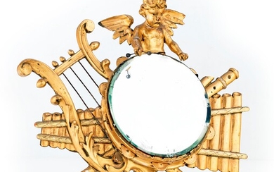 Specchio da tavolo in legno dorato in forma di trofeo di strumenti musicali,...