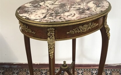 TABLE DE SALON de style Louis XV en bois... - Lot 9 - Osenat