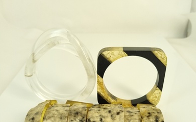 TWO VINTAGE RESIN BANGLES AND TWO RINGS