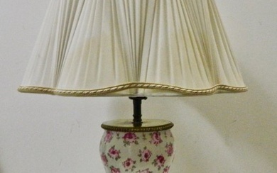 Table lamp - Porcelain decorated small bouquets of roses