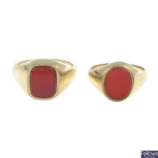Two 9ct gold carnelian signet rings.