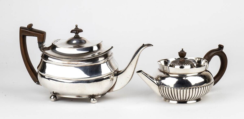 Two English sterling silver tea pot - London 1807,...