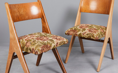 Two chairs/dining room chairs, beech, fabric, 1950s (2).