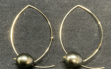 Vintage Gold Tn Tahitian Pearl Earrings