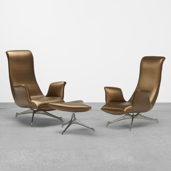 Vladimir Kagan, Tri-symmetric wing armchairs & ottoman