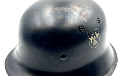 WW II German Police/ Fire Helmet w / Liner