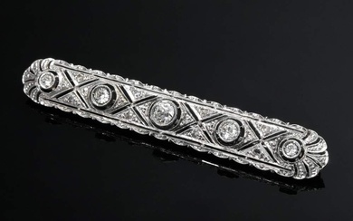 White gold 585 bar brooch with five old cut diamonds and small diamond roses (total ca. 0.55ct/SI-P1/TCR-CR), c. 1915, 5.3g, l. 5.8cm