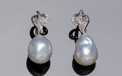 White gold tendril earrings, with beautiful Australian pearl pearls,...