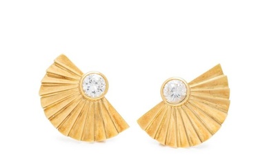 YELLOW GOLD AND COLORLESS DIAMOND SIMULANT EARRINGS