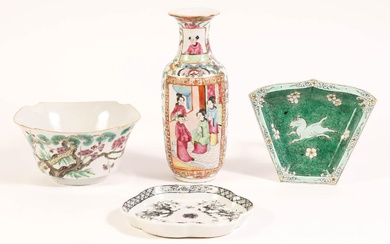 iGavel Auctions: Group of Four Chinese Porcelain Table Articles AFR3SHLM