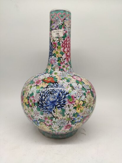 vase "tianqiu" - Famille rose - Porcelain - thousand flowers - China - Republic period (1912-1949)