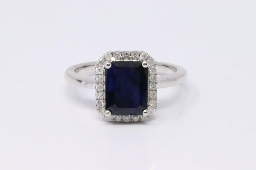 14Kt White Gold Sapphire / Diamond Ring.