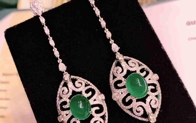 18 kt. White gold Earring-6.45ct Emerald and 3.59 ct