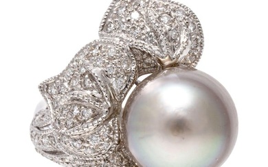 18K White Gold Grey Cultured Pearl and Diamond Set Flower Ring