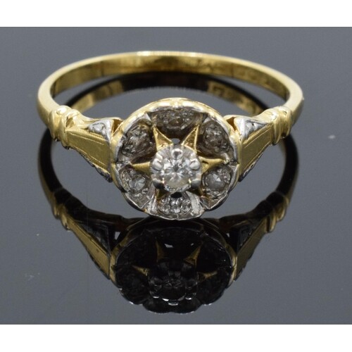 18ct gold ladies ring set with diamonds. UK size P/Q. 3.1 gr...
