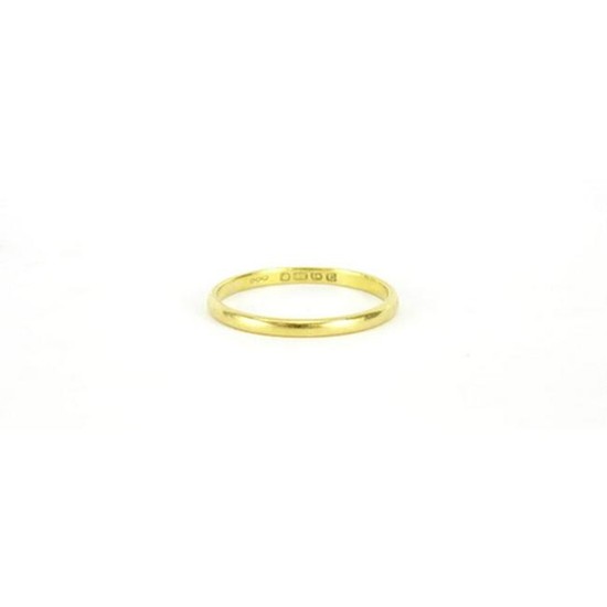 22ct gold wedding band, size S, 2.2g