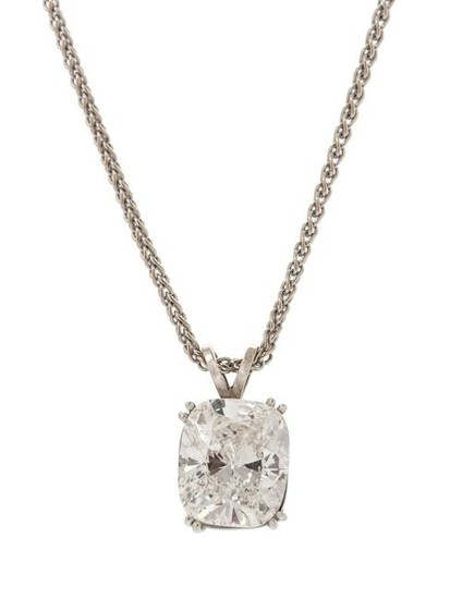 A 14 Karat White Gold and Diamond Pendant/Necklace