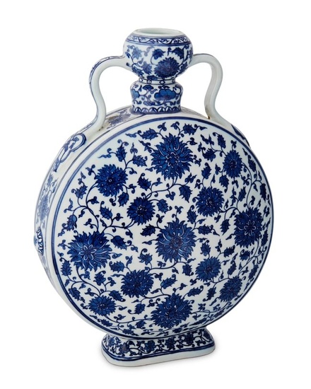 A Chinese blue and white porcelain moon flask