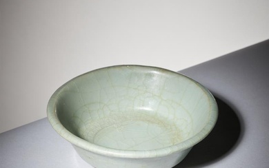 A Chinese 'longquan' guan-type celadon washer