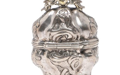 A Norwegian Rococo parcel-gilt silver vinaigrette “hovedvandsæg”, chased with rocailles, oval base...