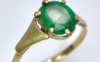 A Vintage 9K Yellow Gold Oval Emerald Ring. Size J. 1.1g tot...