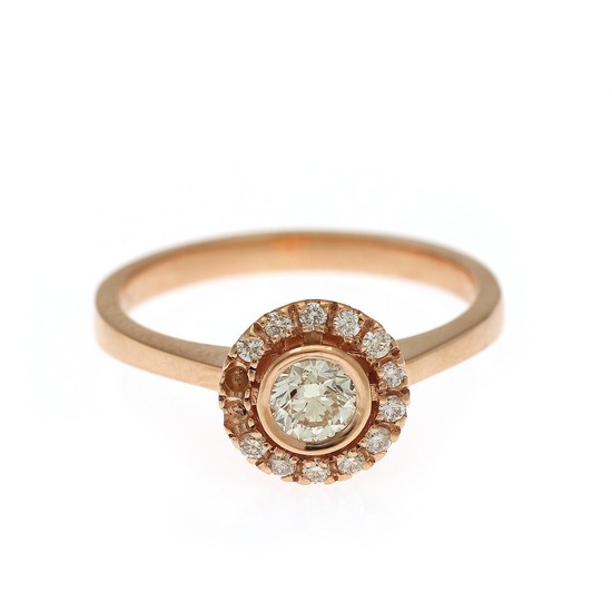 A diamond ring set with numerous brilliant-cut diamonds totalling app. 0.30 ct., mounted in 14k rose gold. Size 54.
