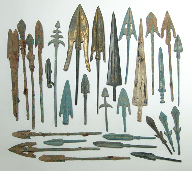 A large group of replica Chinese weapon points