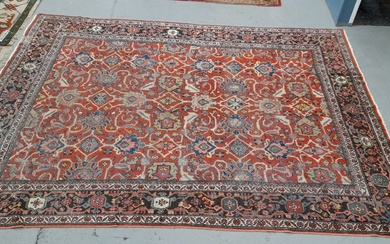 AN ANTIQUE PERSIAN MAHAL CARPET 376 x 283cm.