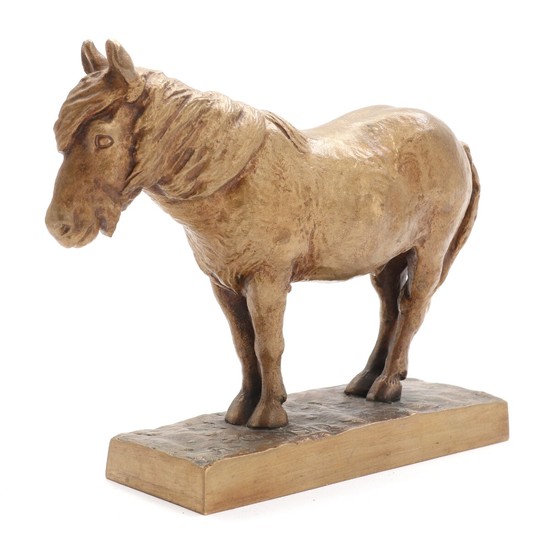 Agnes Lunn: “Jarpr”, an Icelandic horse. Signed Ag. L. 1912. A bronze skulpture. H. 13.6. L. 18 cm.