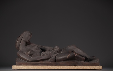 Alcide MATHIEUX (1906-1992) "Maternité" Sculpture en terre cuite cubiste sur socle en marbre. Poids: 8.40...