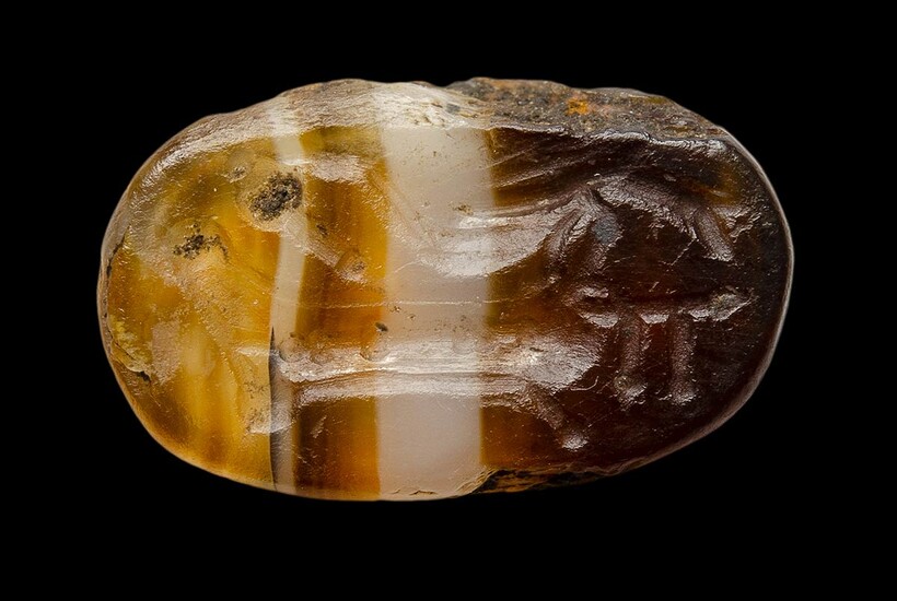 An early roman republican banded agate intaglio. Allegorical emblema....