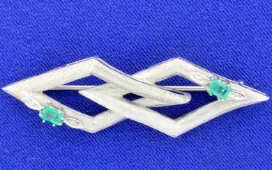 Antique Art Deco Design Emerald and Diamond Pin in 18k White Gold