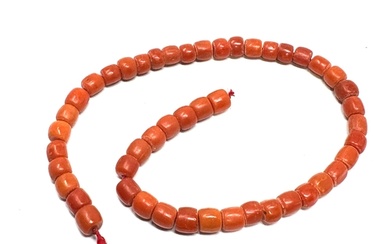 Antique red coral necklace measures approx 33cm long each b...