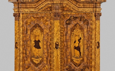 Armoire baroque de Wroclaw, chef-d'œuvre. Noyer, partiellement sculpté en relief ou plaqué. Incrustations de différents...
