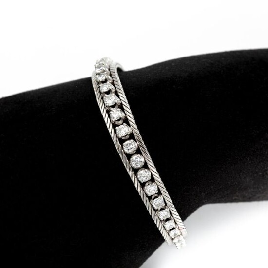 Bracelet ruban en or blanc (750) 18K, suite...