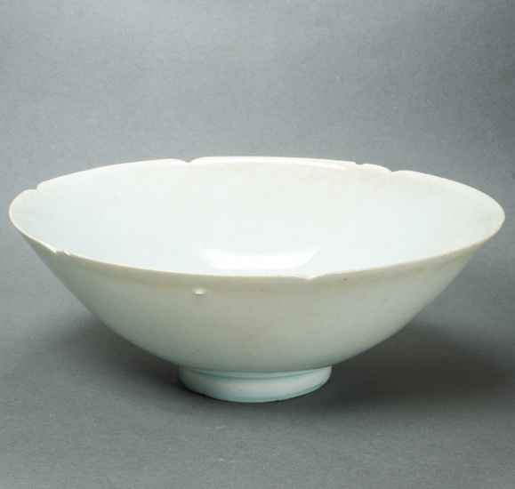 Chinese Qingbai lobbed bowl