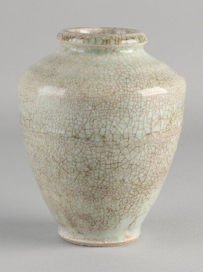 Chinese porcelain celadon vase with gray-green crackle glaze. Dimensions: H 15 cm. In good condition.