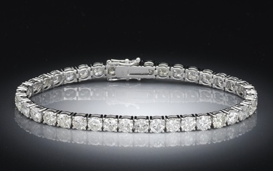 Classic 13.59 Carat Diamond Tennis Bracelet